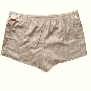 Reebok Women's All Around Short with Inner Brief & Side Zippered Pockets